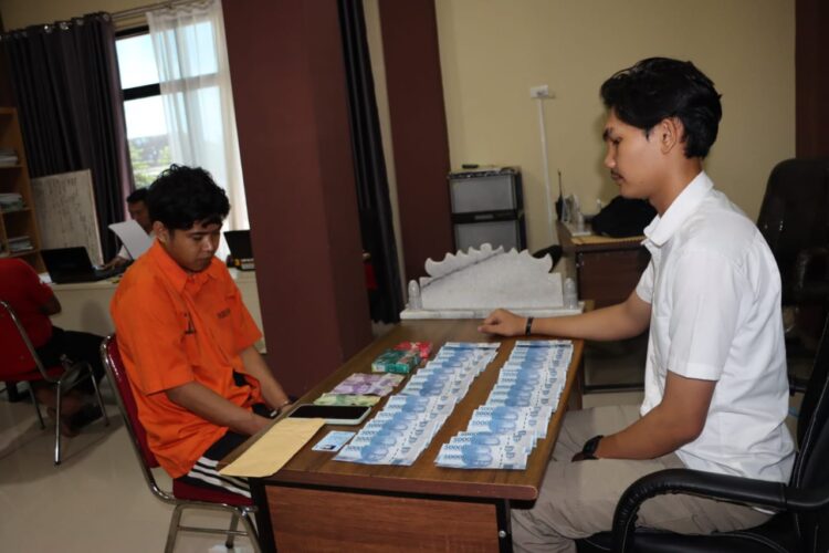 Polisi Tangkap Pengedar Uang Di Pringsewu