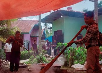 Kaum Suku  Sumagek Nagari Kotosani Gelar Halal Bihalal 1444 H, Antusias  Sekali dan Pemotogan 1 Ekor Sapi di Mushola Alhidayah Banda Jorong Limo Niniak Nagari Kotosani