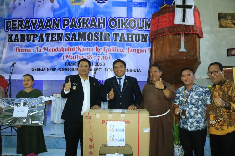 Perayaan Paskah Oikumene Kabupaten Samosir 2023, Bupati Samosir : “Jadilah Garam dan Terang Dunia Ditengah Masyarakat”