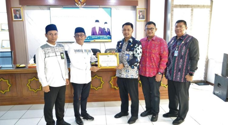 Berikan Pelayanan Prima Kepada Calon Jamaah Haji, Kantor Imigrasi Kelas 1 Non TPI Tangerang Raih Penghargaan Dari Kemenag Kabupaten Tangerang