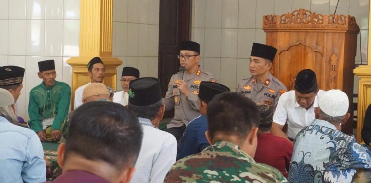 Polres Purbalingga Gelar Patroli Rohani dan Jumat Curhat di Kaligondang