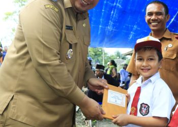Bupati Samosir Bawa Pelayanan Gratis Ke Desa Pamutaran Disambut Antusias Masyarakat