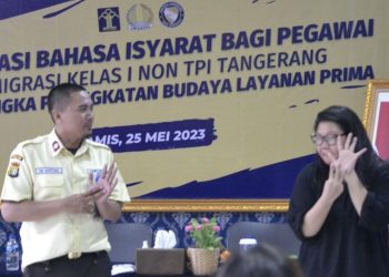 Tingkatkan Pelayanan Pegawai Imigrasi Tangerang Belajar Bahasa Isyarat