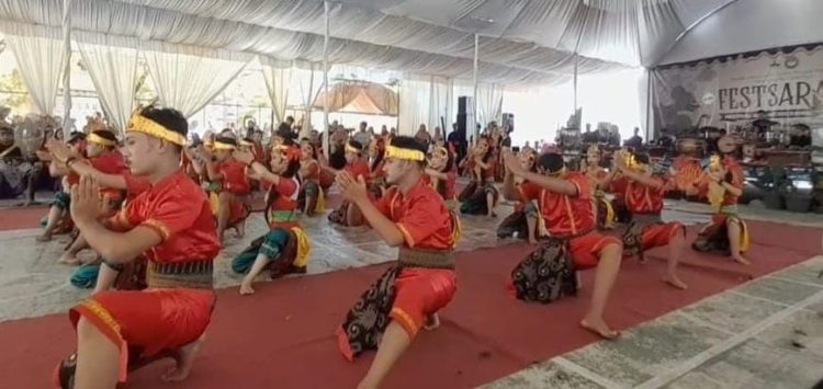 FESTSARAYA” SMAN 1 Rawalo Meriah Disaksikan Ribuan Warga