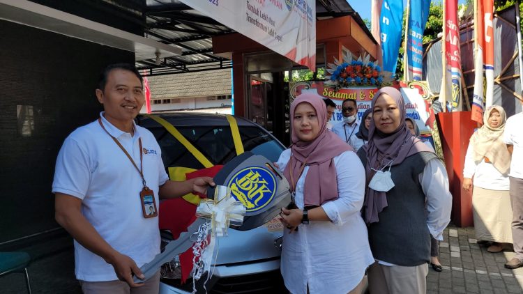 Gebyar Bank BKK Purwokerto Berhadiah Mobil