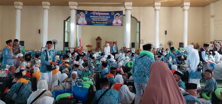 Terjunkan Puluhan Personel Pengamanan, Keberangkatan Jemaah Haji 2023 Berlangsung Kondusif