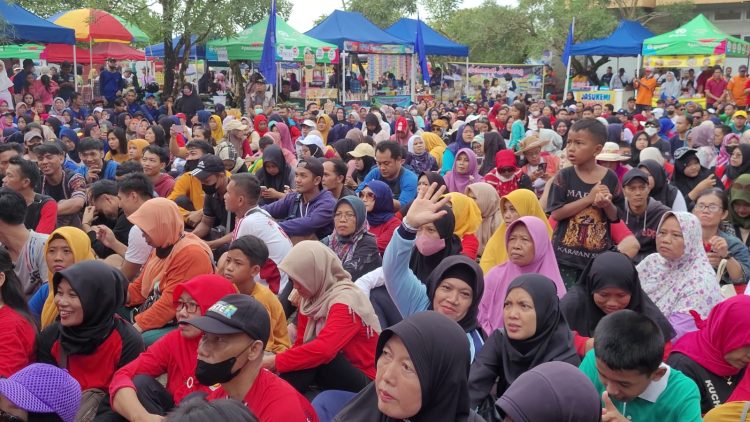 Ribuan Buruh di Banyumas Rayakan May Day
