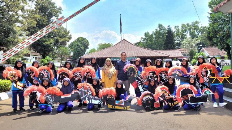 240 Siswa SMPN 1 Lumbir Akan Ngebeg Bareng di Alun-alun Purwokerto