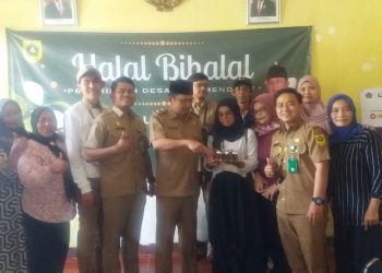 ULTAH Ke 48 Tahun Kades Megamendung Duduh Manduh Dapat Surprise Dari Staf Desa