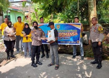 Tim Jumpe Romansa Polda Riau Kembali Salurkan Bantuan Ke Warga Kurang Mampu