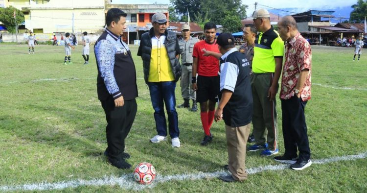 Bupati Cup Kabupaten Samosir 2023 Mulai, Bupati Samosir Lakukan KICK OFF