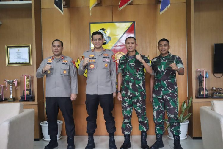 Perkuat Sinergitas Dan Soliditas TNI-Polri, Kapolres Tangsel Kunjungi Mako Batalyon Kavaleri 9/SDK