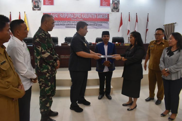 Bupati Samosir Hadiri Rapat Paripurna Penyampaian dan Pengambilan Keputusan DPRD atas LKPJ TA 2022