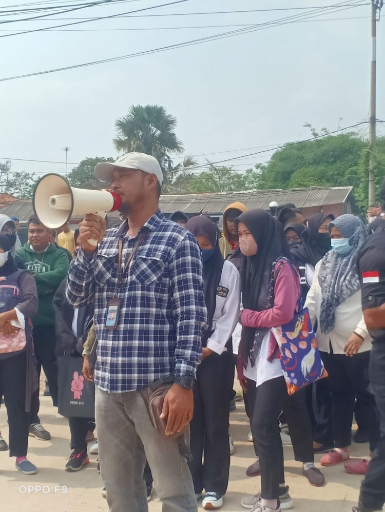 Kordinator Aliansi 3 Karang Taruna Desa Uryana Demo PT.Sungbo Jaya Subang, Bersama Calon Tenaga Kerja di Duga Tertipu LPK
