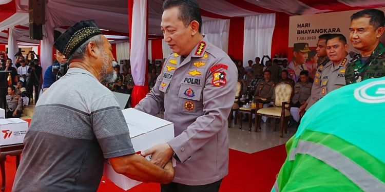 Gelar Baksos dalam Rangka Hari Bhayangkara ke-77, Kapolri Ingin Polri Selalu Bersama Masyarakat