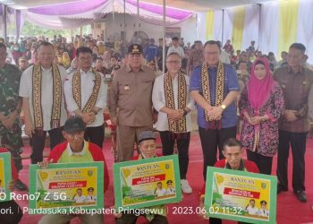Bupati Tanggamus Hj. Dewi handajani, SE.,MM Sambut Menteri Pertanian dan Menteri Perdagangan.