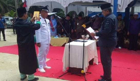 Bupati Siak Lantik Pj Penghulu Sekaligus Peresmian Kampung Persiapan Sungai Gelugur