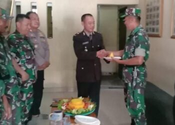 Dihari Bhayangkara ke 77, Kantor Polsek Cigudeg Didatangi Jajaran Koramil 0621 18 Cigudeg: Ada Apa?