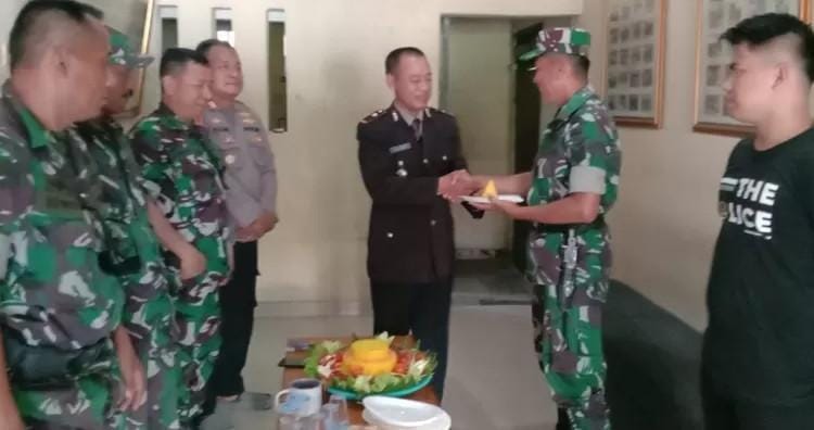 Dihari Bhayangkara ke 77, Kantor Polsek Cigudeg Didatangi Jajaran Koramil 0621 18 Cigudeg: Ada Apa?