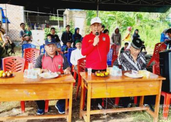 PLT Kadis Kominfo Mewakili Bupati Tanggamus Membuka Turnamen Sepak Bola Mini sekaligus Memberikan Bantuan.