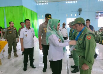 Bupati Dewi Handajani Menghadiri dan Membuka Secara Resmi Sosialisasi Pemberdayaan Perlindungan Masyarakat (SATLINMAS) Tanggamus