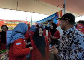 Ribuan Warga Lumbir Serbu Pasar Murah TMMD