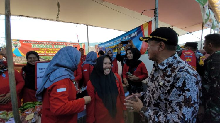 Ribuan Warga Lumbir Serbu Pasar Murah TMMD