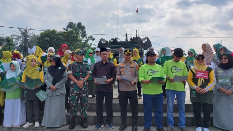 Pra Konfercab : Ribuan Fatayat NU Banyumas Ikuti Senam Massal, Deklarasi Perkawinan Anak dan Dekralasi Pemilu Jujur, Damai serta Bebas Money Politik