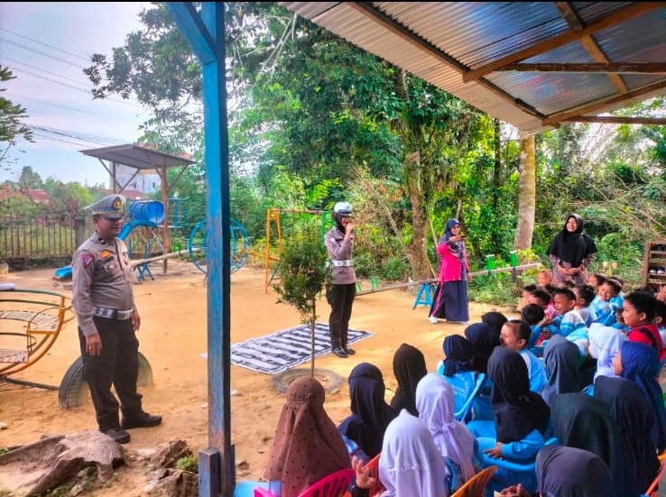 Edukasi Usia Dini, Satlantas Polres Rohil Gelar Polsanak Di RA Permata Hati
