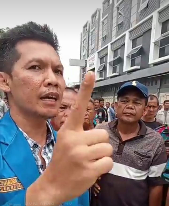 Dua Kubu F.SPTI Kota Pekanbaru Bentrok Di Area Pergudangan Platinum