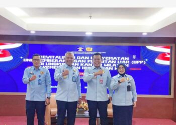 Kakanwil Kemenkumham Banten Terima Penyematan Pin Unit Pemberantasan Pungutan Liar Oleh Inspektur Jenderal