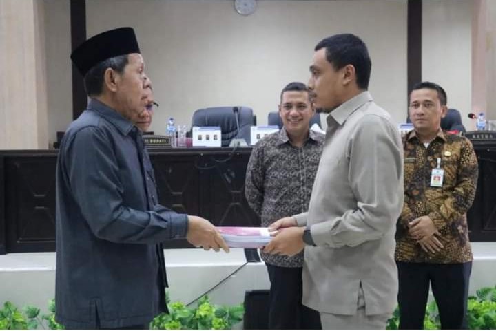 Selenggarakan Rapat Paripurna, DPRD Kabupaten Padang Lawas Utara Tetapkan Fokus Pembangunan Dan Target Ekonomi Makro Untuk Tahun 2024