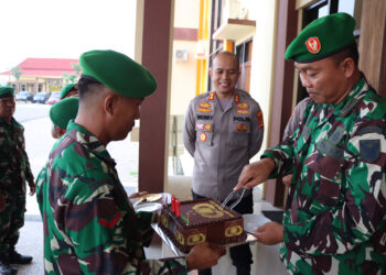 HUT Bhayangkara Ke-77, Kodim 0424 Tanggamus Beri Kejutan Ke Polres Pringsewu