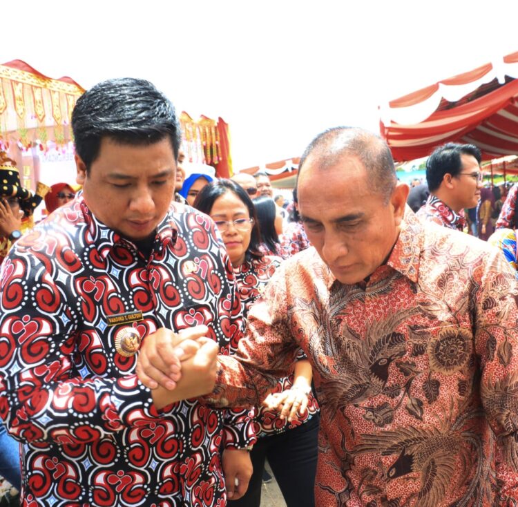 Bupati Samosir Dinobatkan Sebagai Duta Bapak Asuh Anak Stunting Tingkat Sumut