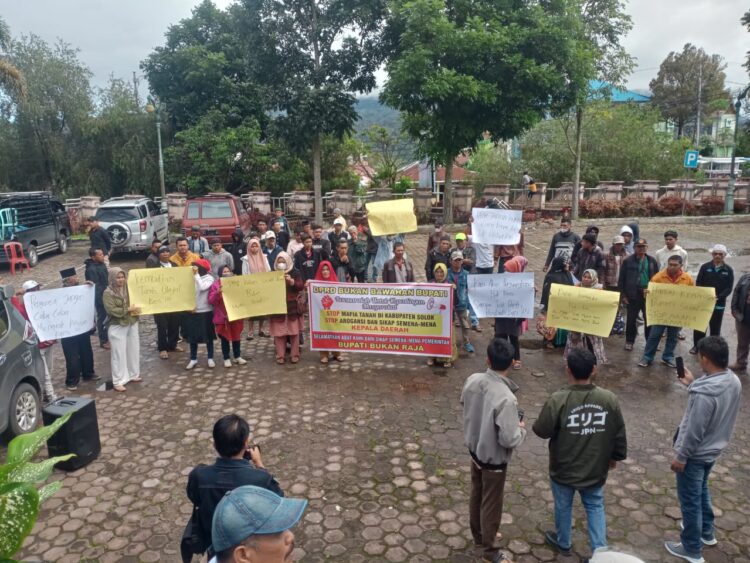 Masalah Bukit Cambai dan Alahan Panjang Resort, Masyarakat Demo ke DPRD Kabupaten Solok