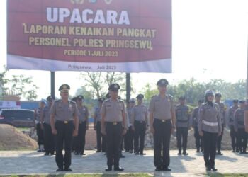 14 Personel Polres Pringsewu Yang Naik Pangkat Disiram Air Kembang