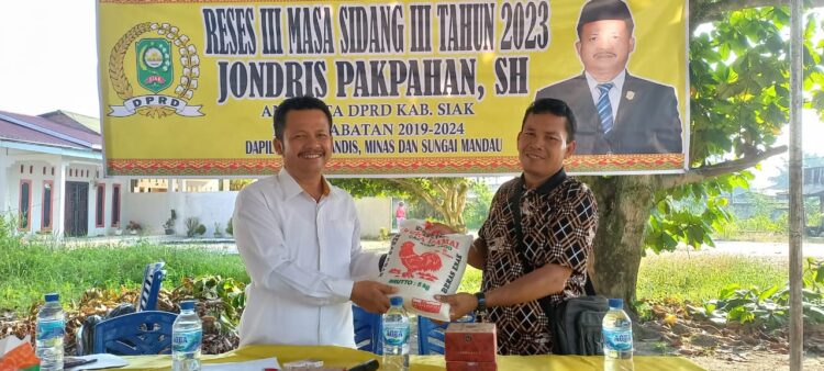 DPRD Siak Jondris Pakpahan Adakan Reses KetigaTahun 2023 Di Kandis Dari Partai Golkar