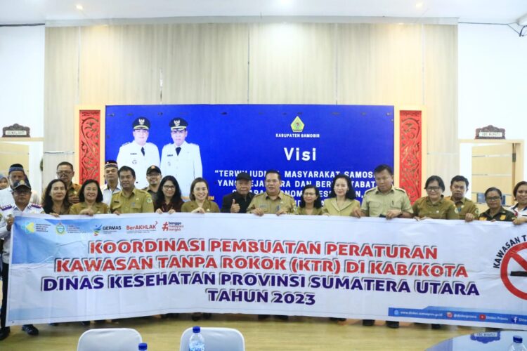 Bupati Samosir Lepas Lomba Gerak Jalan Dalam Memeriahkan HUT Ke-78 RI