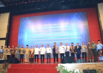 Bupati Samosir Lepas Lomba Gerak Jalan Dalam Memeriahkan HUT Ke-78 RI