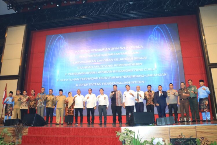 Bupati Samosir Lepas Lomba Gerak Jalan Dalam Memeriahkan HUT Ke-78 RI