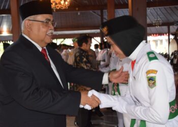 Sekda Banyumas Kukuhkan 35 Anggota Paskibraka