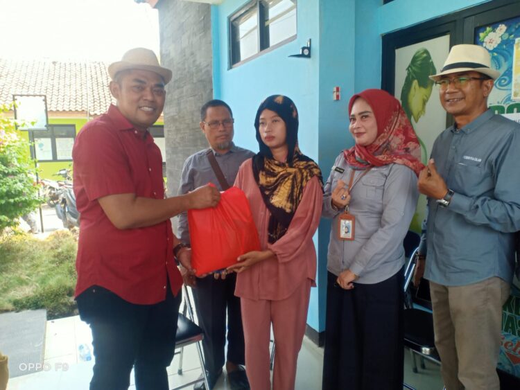 Sambut HUT RI Yang Ke-78, PPKB Kecamatan Ciasem Bekerja Sama Dengan UPTD Pukesmas Ciasem Mengadakan Pelayanan KB Gratis