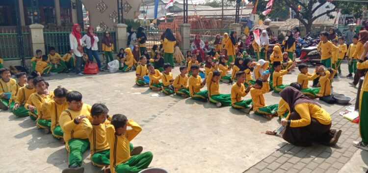 Semarak HUT Kemerdekaan RI ke-78 Sekolah MI Unwanul Huda I Jalan Raya Pasir Putih Kelurahan Pasir Putih Sawangan Kota Depok Turut Memeriahkan Dengan Berbagai Ragam Perlombaan