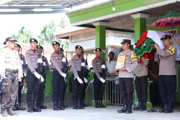 Penjabat Bupati Pringsewu Tinjau Pembangunan Jembatan Ruas Pringsewu-Bandara Radin Inten II