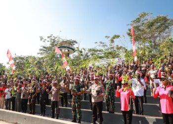 Kapolda Jateng Tanam Ribuan Pohon Di Kawasan Penyangga Air Gunungpati Semarang