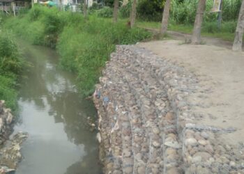 Ngeri! Pekerjaan Proyek Di Desa Sena Dinilai Seperti Kisah Bandung Bondowoso, Warga Meminta DPRD Provinsi Turun Kelokasi