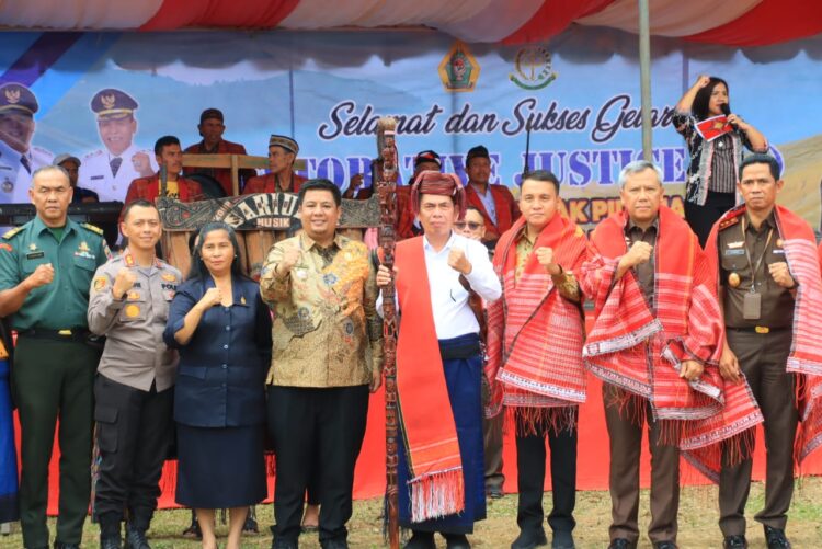 Didampingi Bupati Samosir, JAMPIDUM Resmikan Monumen Restorative Justice Di Situs Budaya Toguan Nagodang