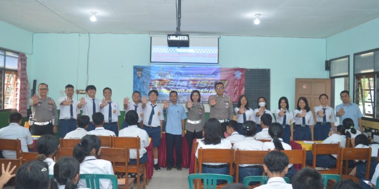 Satlantas Polres Pringsewu Edukasi Tertib Berlalulintas di SMP Xaverius