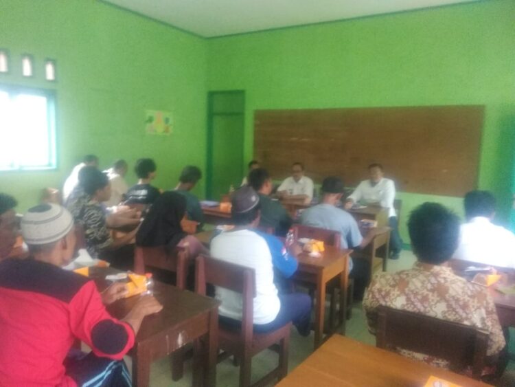 Sosialisasi Pelaksanaan Infrasatruktur Rekontruksi Jalan Desa (RJS 2) Di Dusun Sampih Desa Rejasari Kota Banjar