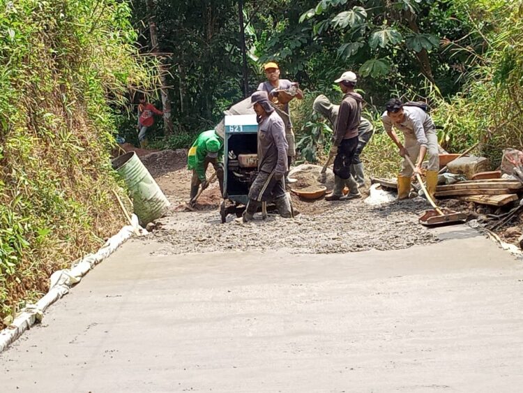 Dana SAMISADE, Pemdes Sukakarya Gunakan Betonisasi Jalan